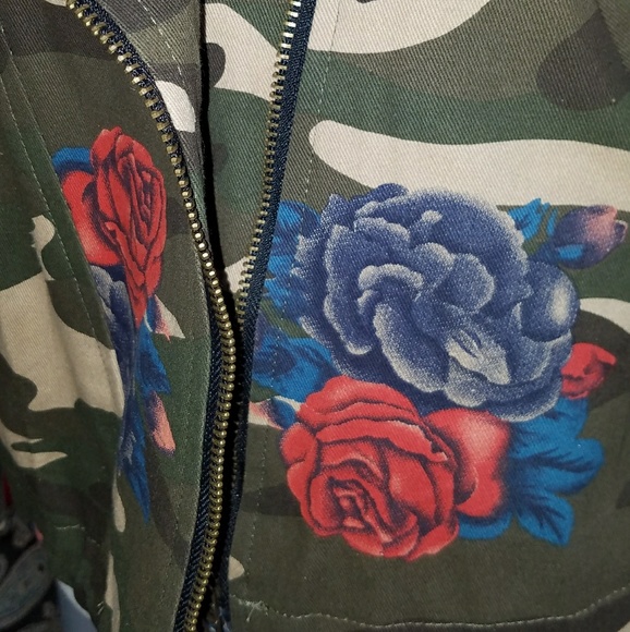 Camo & Roses Jacket - Picture 2 of 2